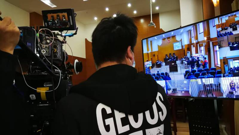 AI生成VS人工创意——白城广告片拍摄公司的技术浪漫主义实践